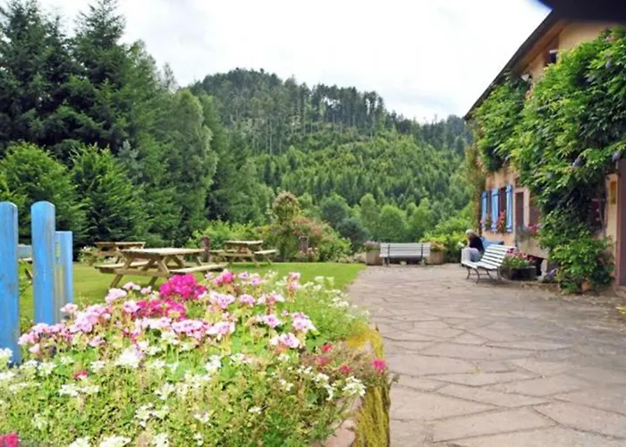 De La Cholotte Inn *